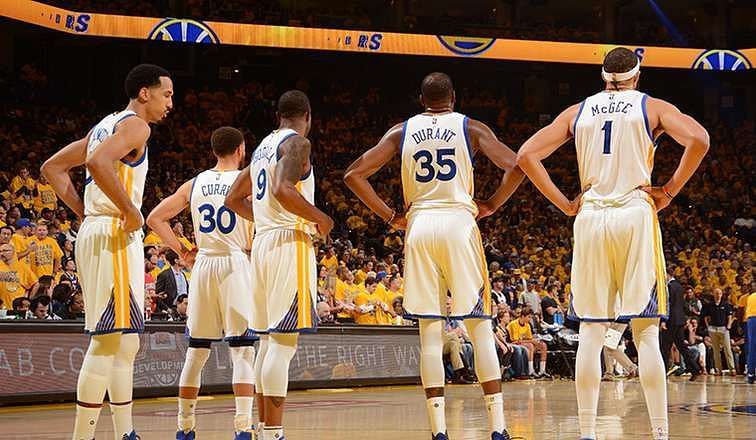 GSW averaged 56% as a team from the 2-point land.